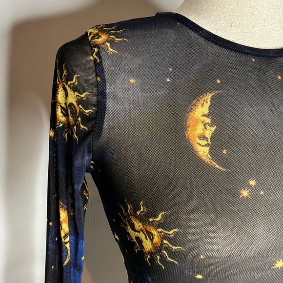 Bear Dance Tops - Bear Dance Sheer Black Mesh Lettuce Trim 90’s Sun & Moon Print Top Size Medium